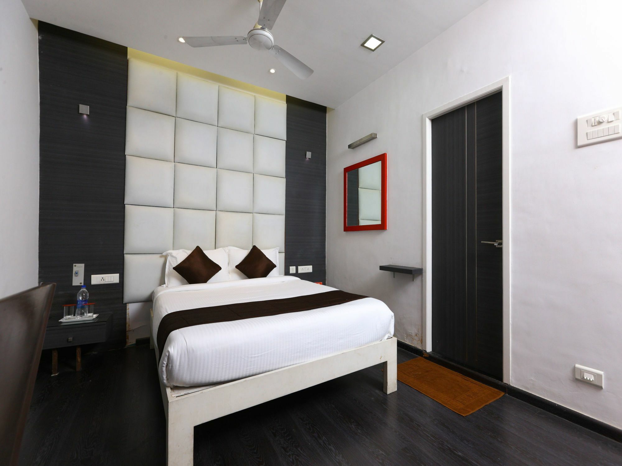 Oyo 9911 Apartment Shylee Niwas Chennai Exterior foto